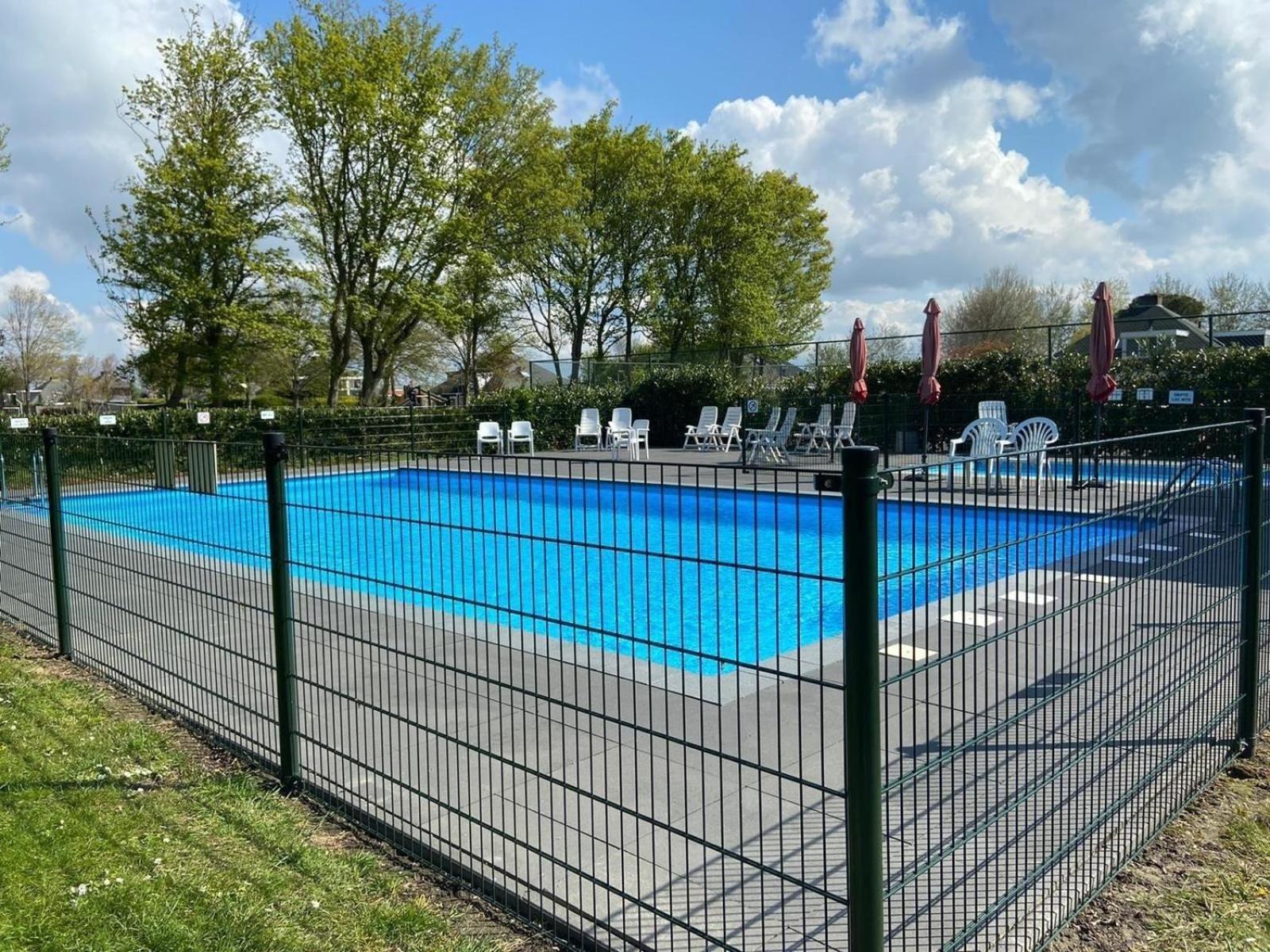 Fuer 4 Personen Ca 65 M In Stavenisse, Zeeland Tholen * Stavenisse
